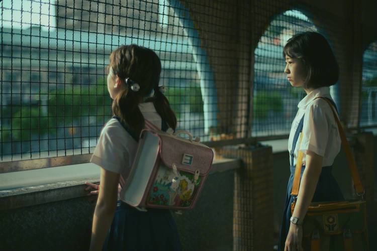 电影女儿-父子关系-亲情救赎-原生家庭